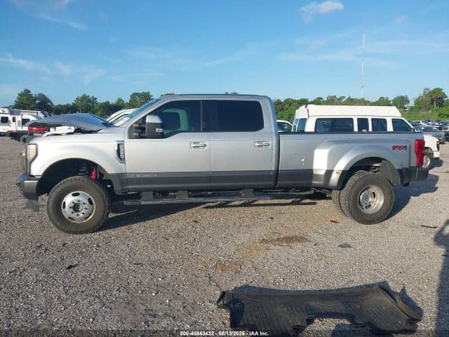 2017 FORD F-350 LARIAT 14