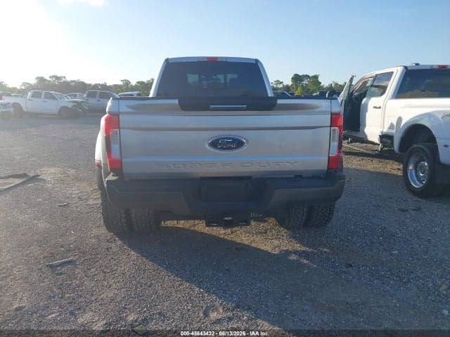 2017 FORD F-350 LARIAT 15