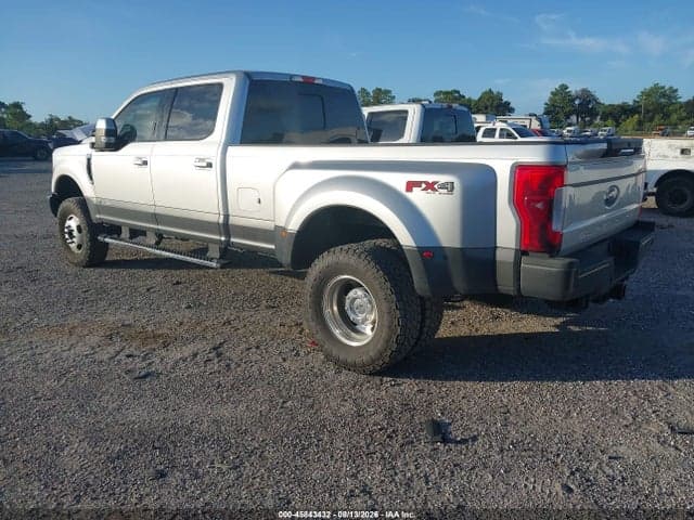 2017 FORD F-350 LARIAT 3