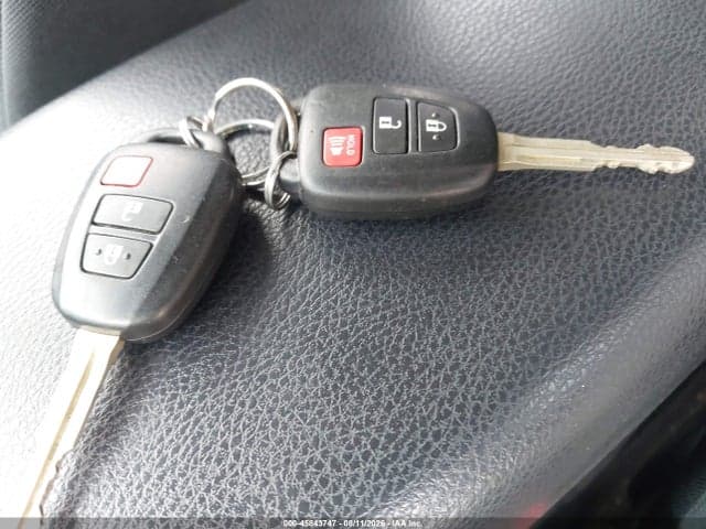 2018 TOYOTA RAV4 LE 11