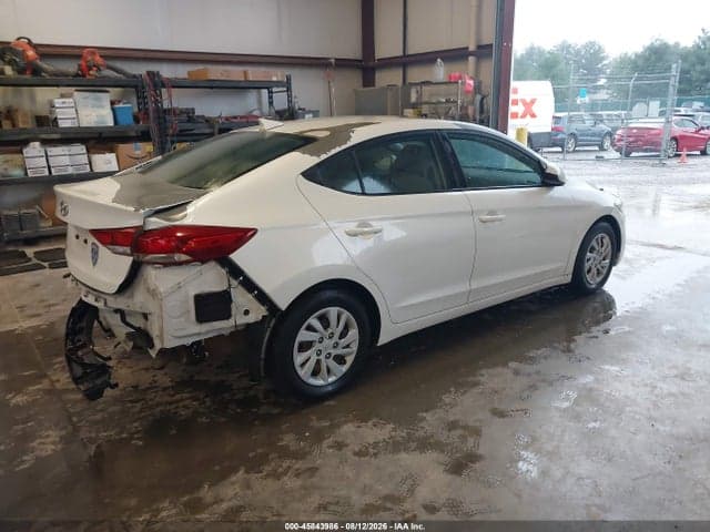 2017 HYUNDAI ELANTRA SE 4