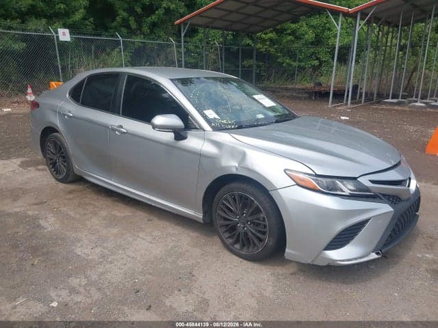 2018 TOYOTA CAMRY SE