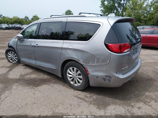 2018 CHRYSLER PACIFICA TOURING L 3