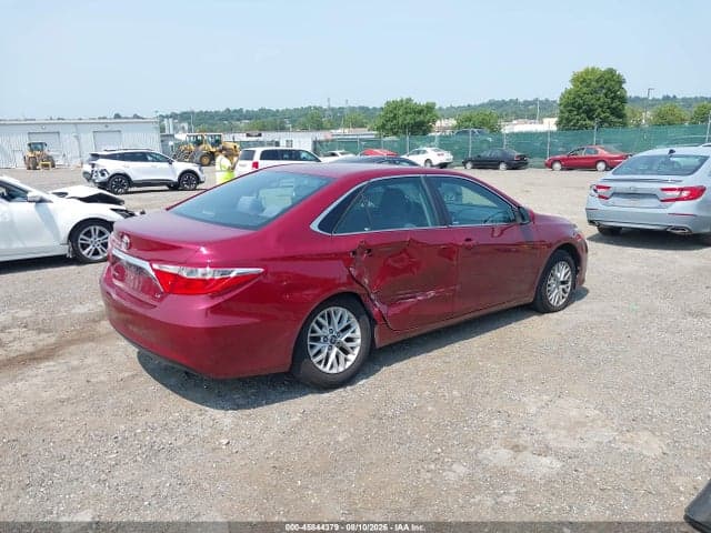 2017 TOYOTA CAMRY LE 4