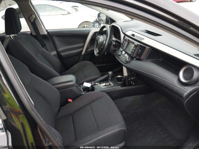 2017 TOYOTA RAV4 XLE 5