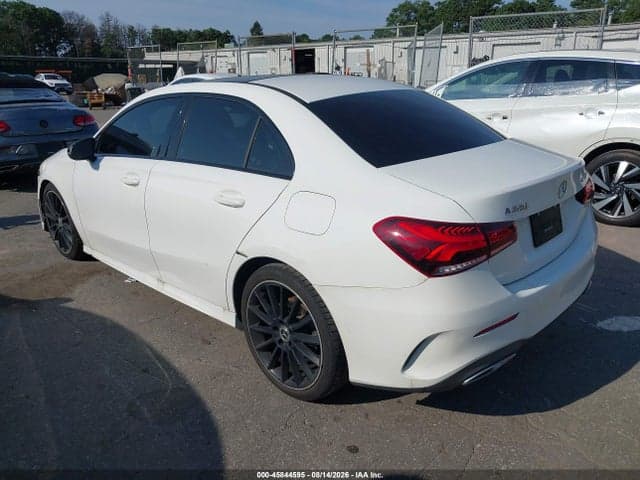 2021 MERCEDES-BENZ A 220 4MATIC 3