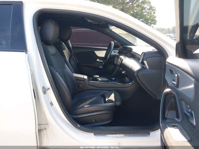 2021 MERCEDES-BENZ A 220 4MATIC 5