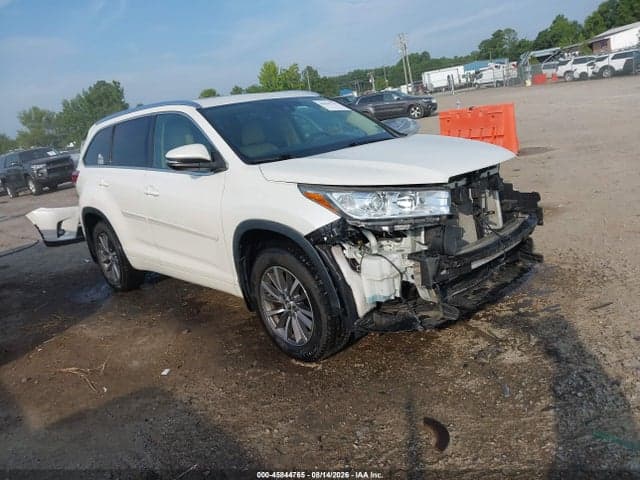 2018 TOYOTA HIGHLANDER XLE 1