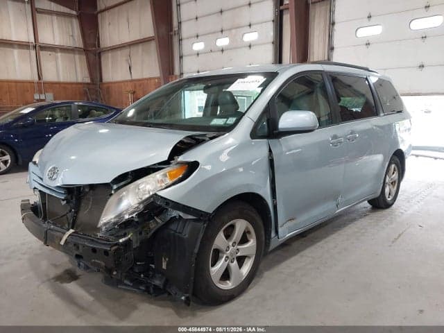 2017 TOYOTA SIENNA LE 8 PASSENGER 2