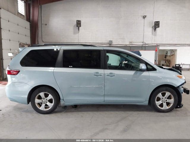 2017 TOYOTA SIENNA LE 8 PASSENGER 14