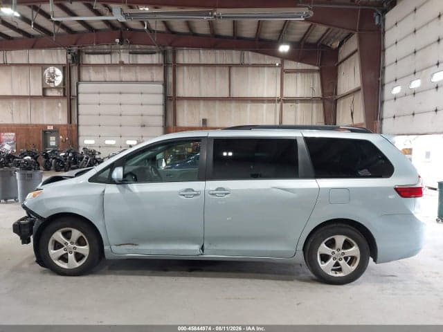 2017 TOYOTA SIENNA LE 8 PASSENGER 15