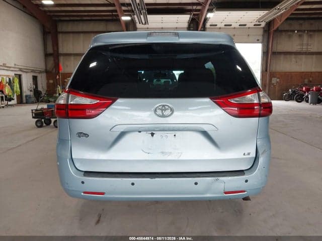 2017 TOYOTA SIENNA LE 8 PASSENGER 17