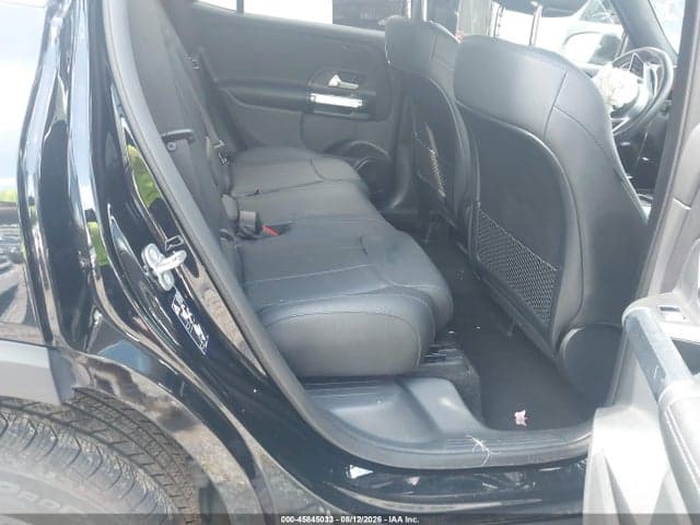 2024 MERCEDES-BENZ GLB 250 8