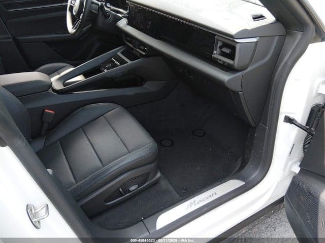 2025 PORSCHE MACAN ELECTRIC 5