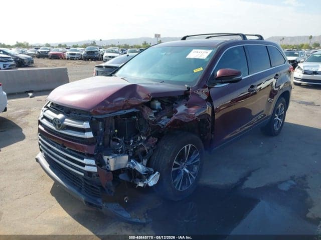 2019 TOYOTA HIGHLANDER LE 2