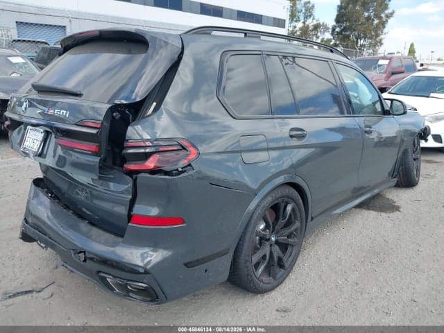 2027 BMW X7 4