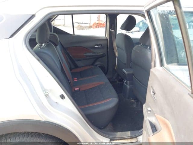 2019 NISSAN KICKS SR 8