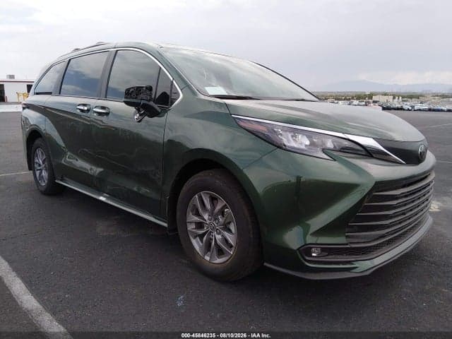 2026 TOYOTA SIENNA XLE