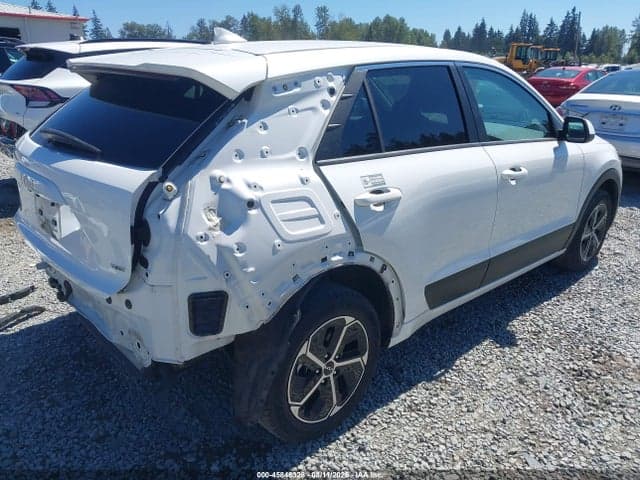 2023 KIA NIRO LX 4