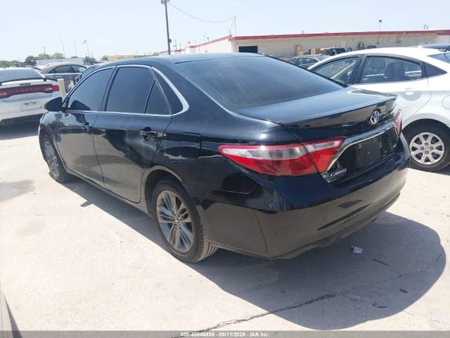 2017 TOYOTA CAMRY SE 3