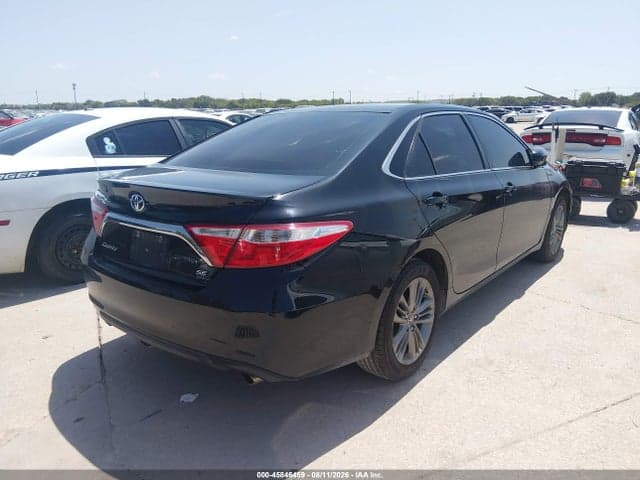 2017 TOYOTA CAMRY SE 4