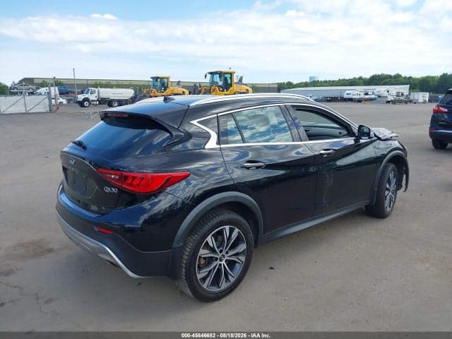 2017 INFINITI QX30 PREMIUM 4