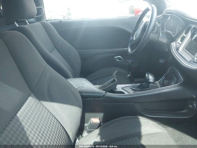 2018 DODGE CHALLENGER SXT 5