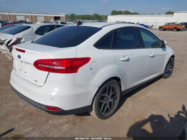 2017 FORD FOCUS SEL 4