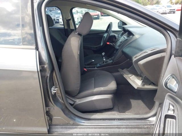 2017 FORD FOCUS SE 5