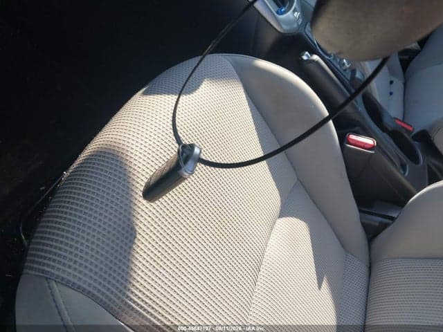 2019 TOYOTA YARIS L 11