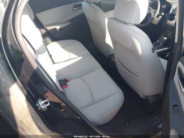 2019 TOYOTA YARIS L 8