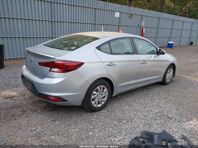 2020 HYUNDAI ELANTRA SE 4
