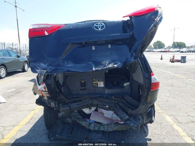 2020 TOYOTA SIENNA XLE 6
