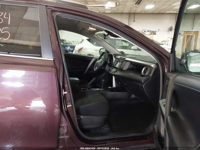 2018 TOYOTA RAV4 XLE 5
