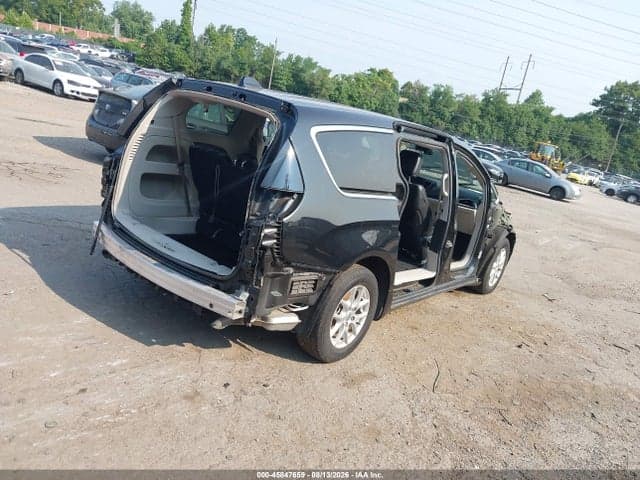 2023 CHRYSLER PACIFICA TOURING L 4