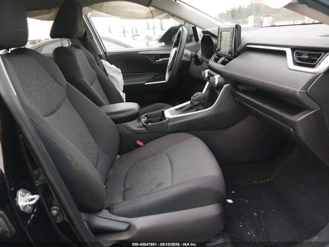 2021 TOYOTA RAV4 XLE 5