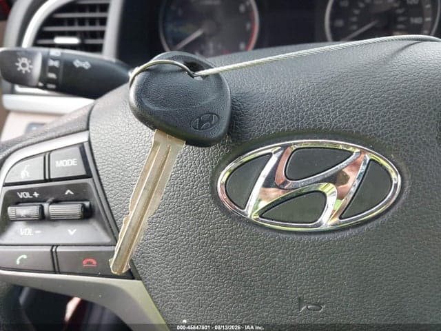 2017 HYUNDAI ELANTRA SE 11