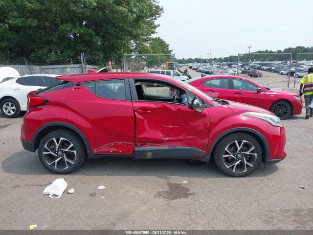 2021 TOYOTA C-HR XLE 13