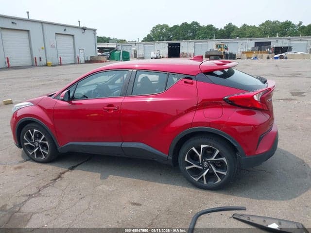2021 TOYOTA C-HR XLE 14
