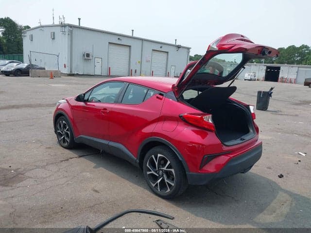 2021 TOYOTA C-HR XLE 3