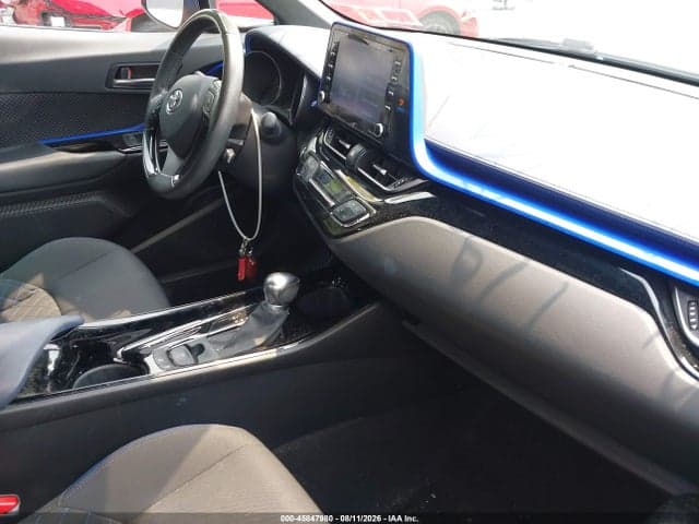 2021 TOYOTA C-HR XLE 5