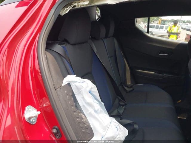 2021 TOYOTA C-HR XLE 8
