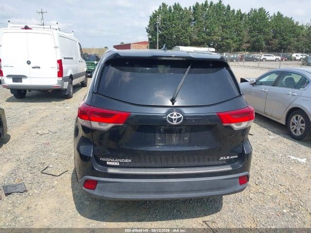 2017 TOYOTA HIGHLANDER XLE 17