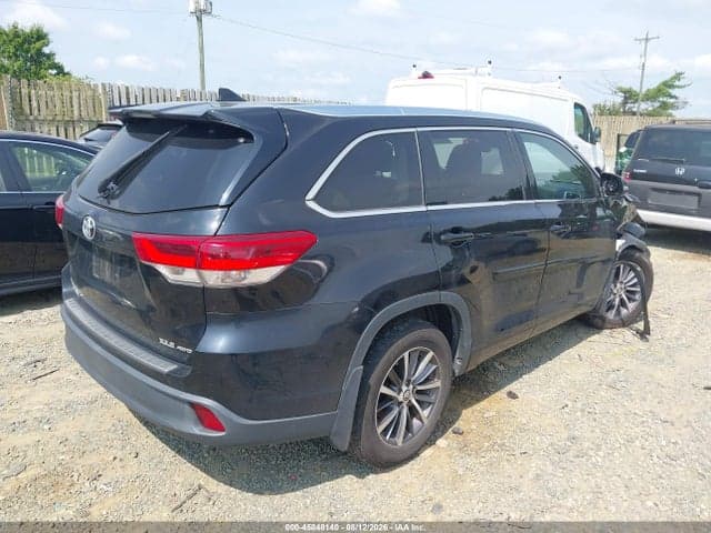 2017 TOYOTA HIGHLANDER XLE 4
