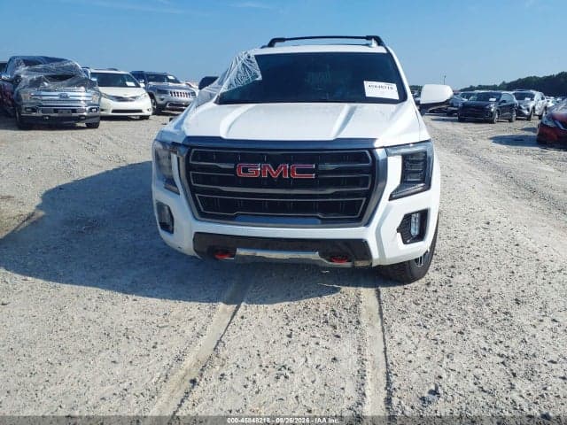 2023 GMC YUKON 4WD AT4 13