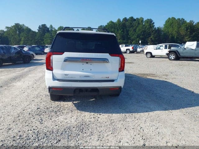 2023 GMC YUKON 4WD AT4 17
