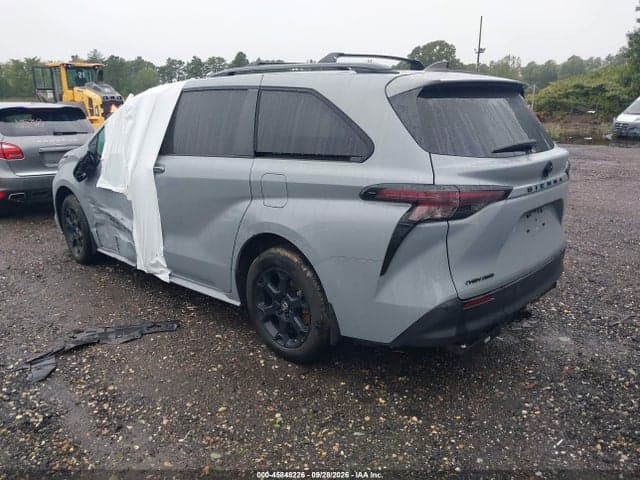 2025 TOYOTA SIENNA WOODLAND EDITION 3