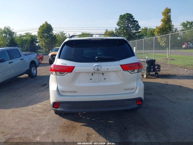 2017 TOYOTA HIGHLANDER XLE 16