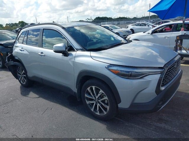 2024 TOYOTA COROLLA CROSS XLE 1