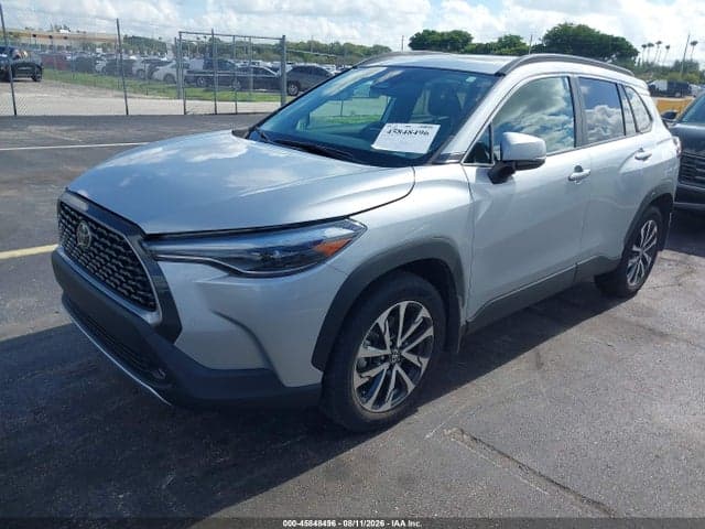 2024 TOYOTA COROLLA CROSS XLE 2